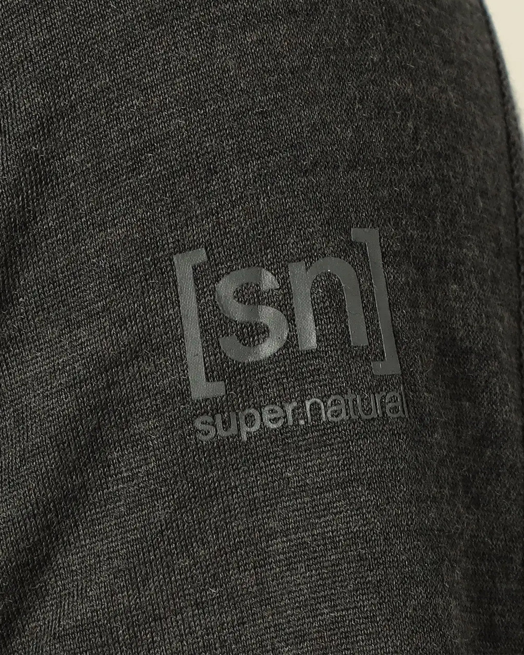 M ベース1/4ジップトップス230 メリノウールのベースレイヤー