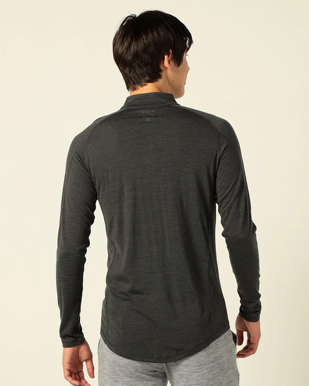 M ベース1/4ジップトップス230 メリノウールのベースレイヤー