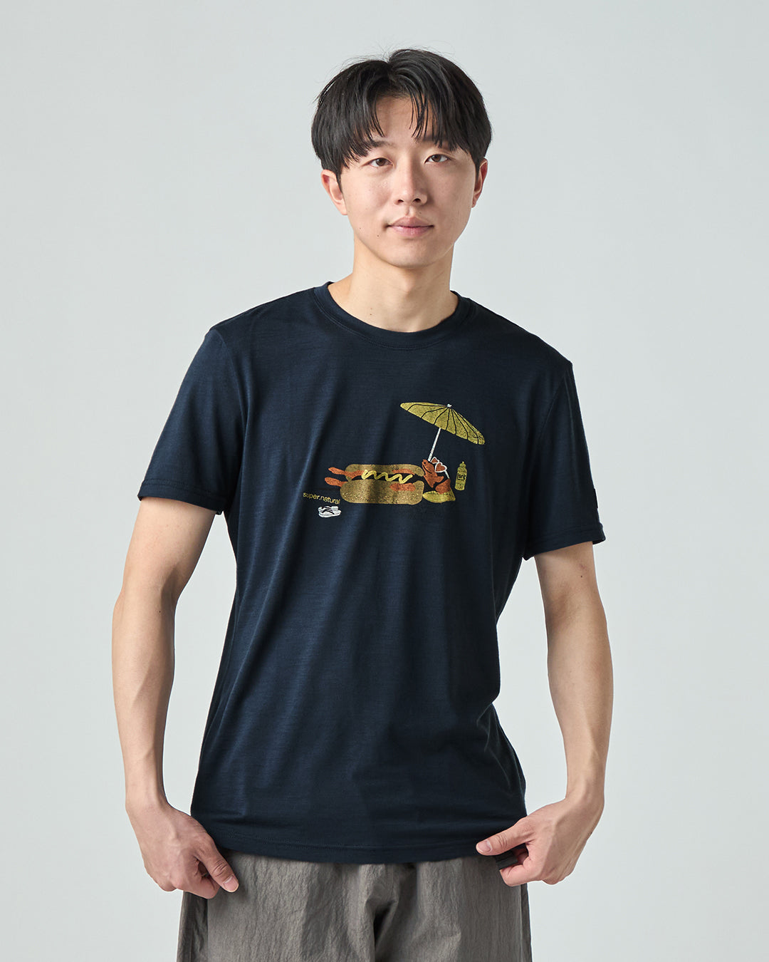 M ホットドッグ Tシャツ｜メリノウール 半袖 グラフィック メンズ