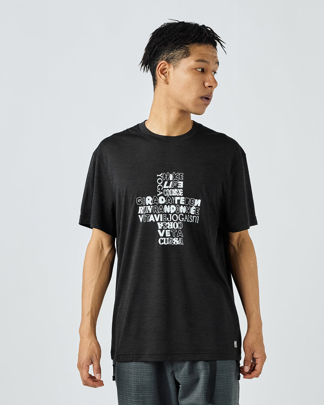 tomu×[sn] ライフ プリント ショートスリーブ Tシャツ(ユニセックス