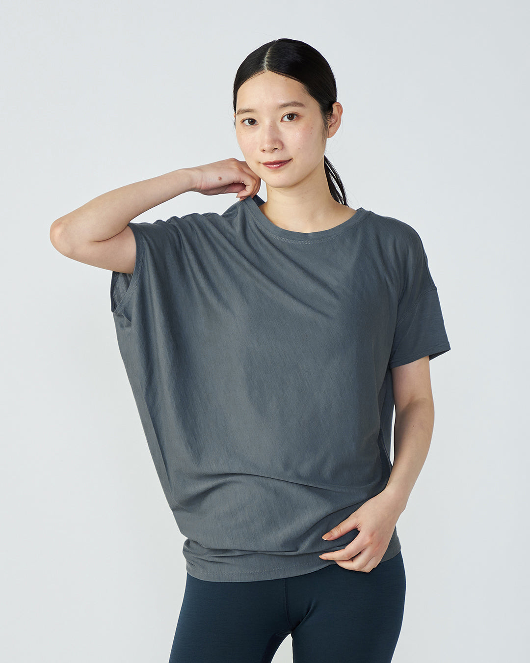 Alo Yoga グレー ヨガTシャツ L ピラティス Alo Yoga グレー ヨガT