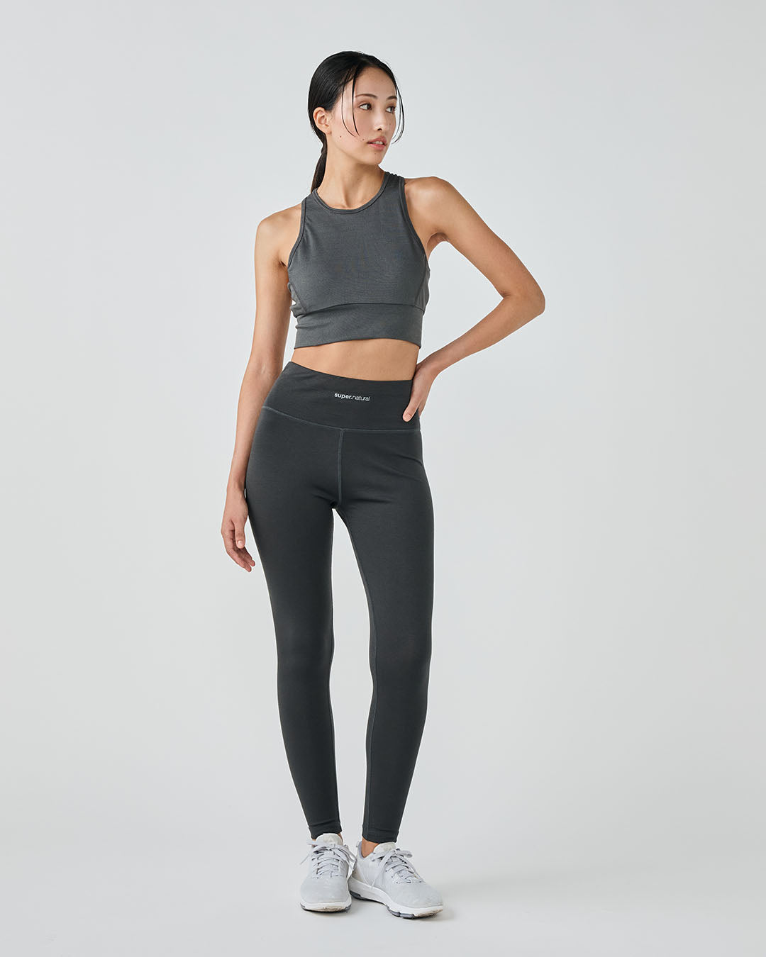 sn スーパーナチュラル ヨガ ブラトップ  長め 黒 sn]スーパーナチュラル｜天然素材×機能性素材のアクティブウェア通販