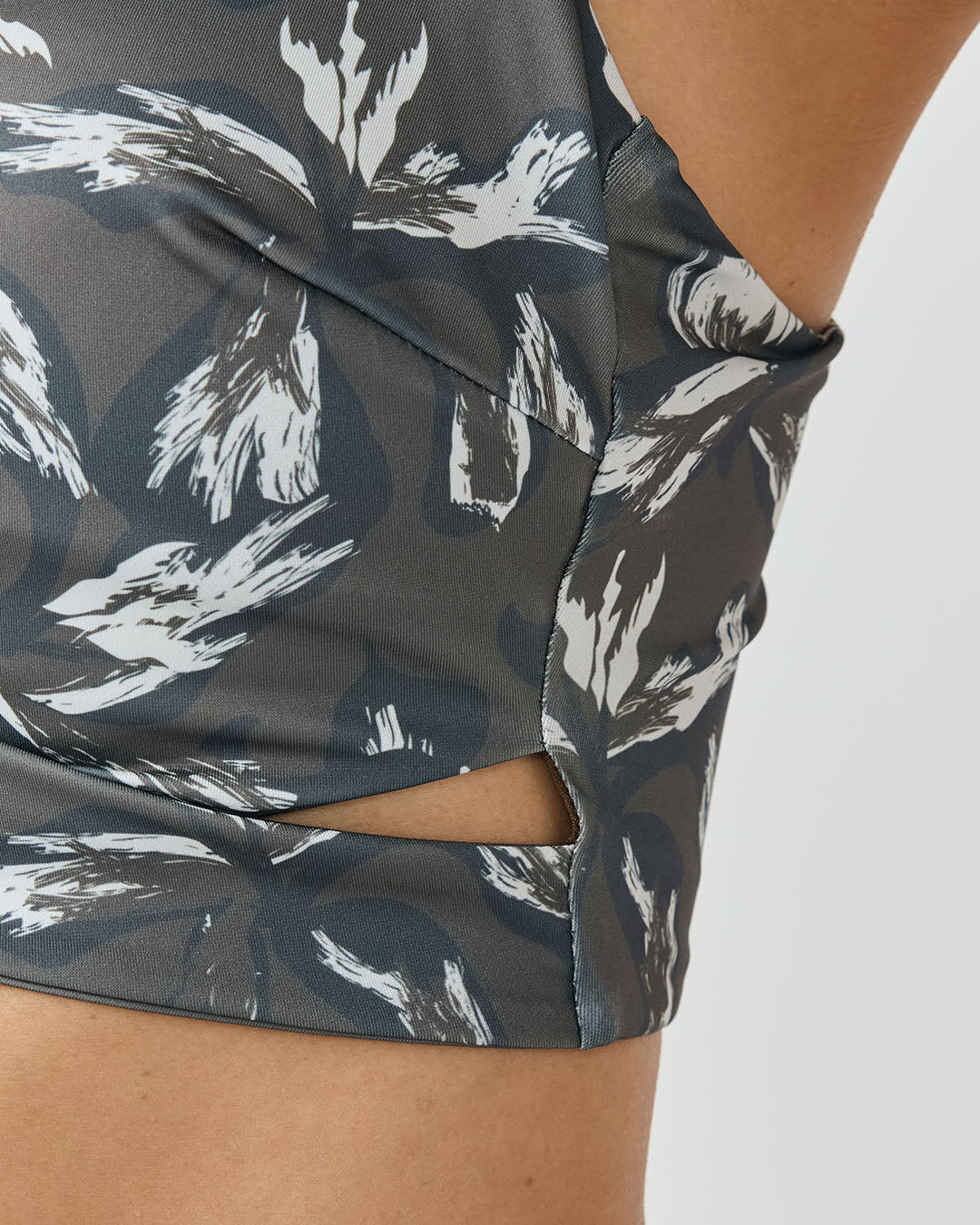 JP フロント クロス プリント ブラトップ – SNJ STORE